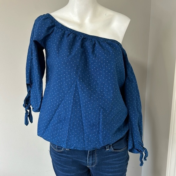 Reformation Off the Shoulder Tie Top Sleeve
Blouse Blue White Dots Shirt Sz XS - Picture 1 of 9